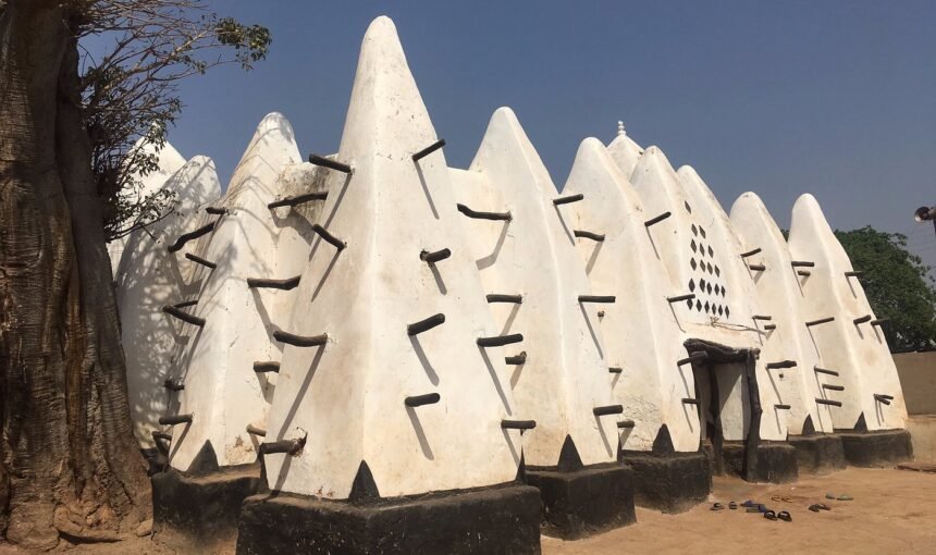 Ghana backpacking route: 14 days from Accra to the Upper East