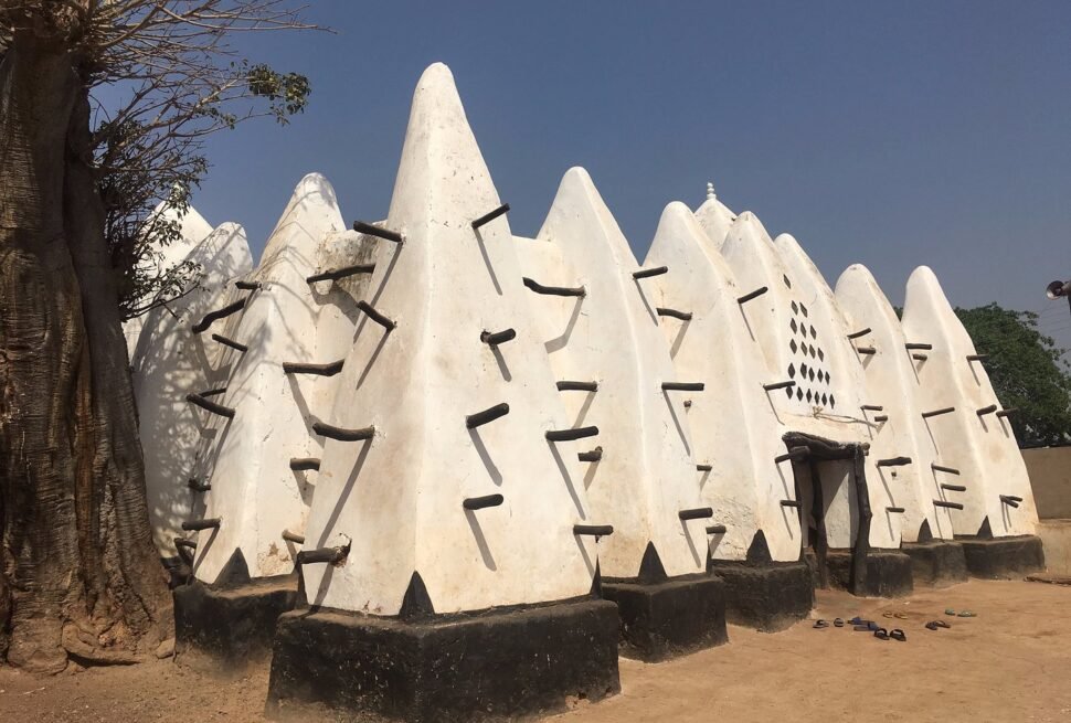 Ghana backpacking route: 14 days from Accra to the Upper East - Larabanga-Mosque-Ghana